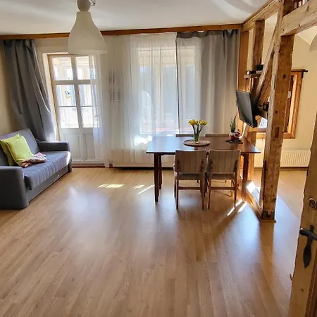 Goscinne Szklarka شكلارسكا بوريبا